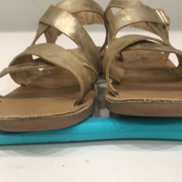 SZ 2 m OSH KOSH GOLDEN SANDLES. VELCRO GET ON/OFF. Good condition - Picture 6 of 7